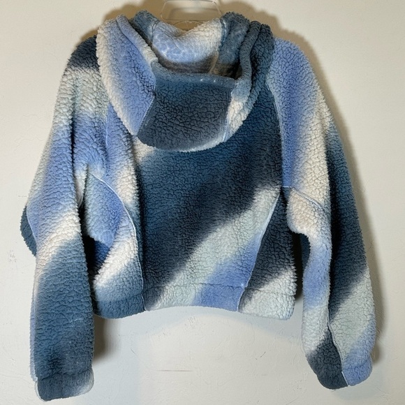 Wild Fable Cozy Blue and White Ombre Sherpa Zip-Up Cropped Hoodie Sz M/L - Picture 6 of 9